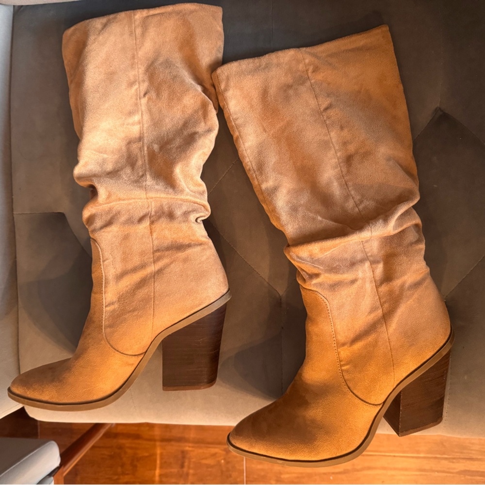 DV DOLCE VITA Nellie Ruched Shaft Block Heel Boot size 7 biege tan - Picture 5 of 11